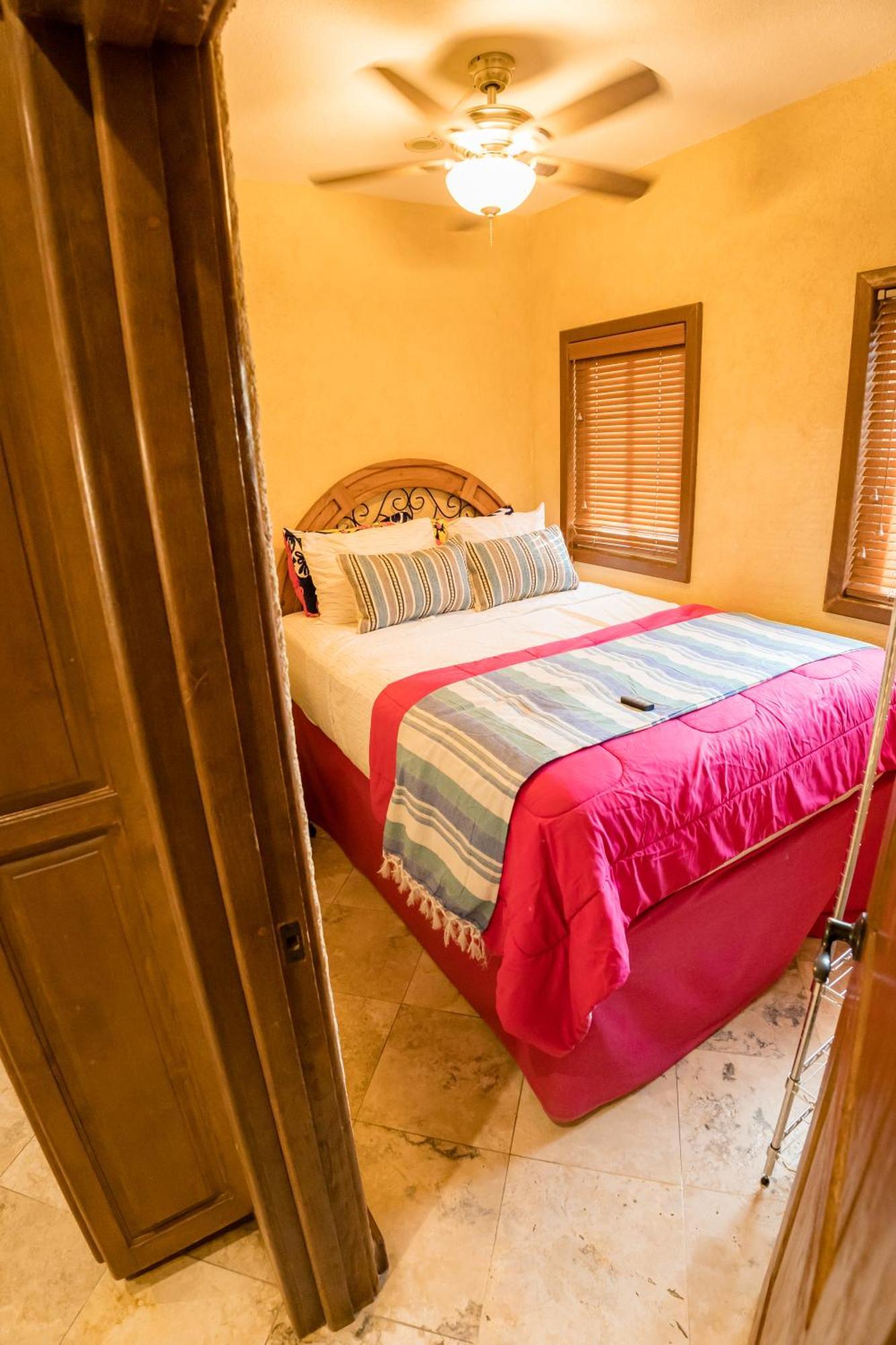 Cabo'S Hidden Gem! Steps To The Marina Or Beach Cabo San Lucas Exterior foto